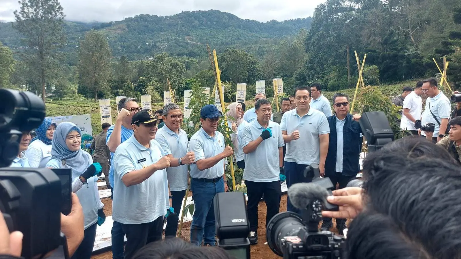 Pemulihan Hulu Ciliwung: Menteri LH Tanam Ribuan Pohon di Puncak Bogor