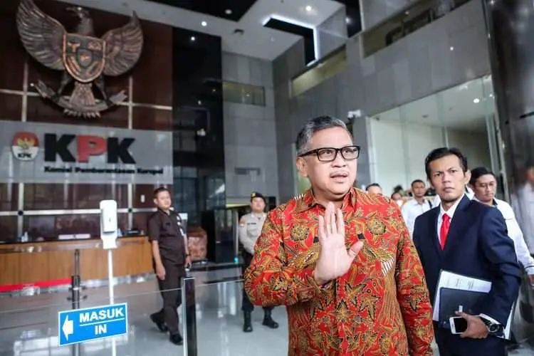 KPK Periksa Hasto Kristiyanto Terkait Kasus Suap dan Perintangan Penyidikan