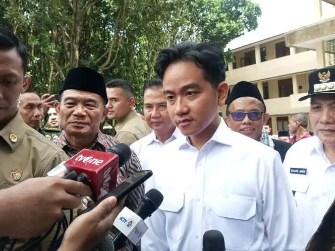 Wapres Gibran Rakabuming Bagikan Makanan Bergizi di Muhammadiyah Boarding School Bogor