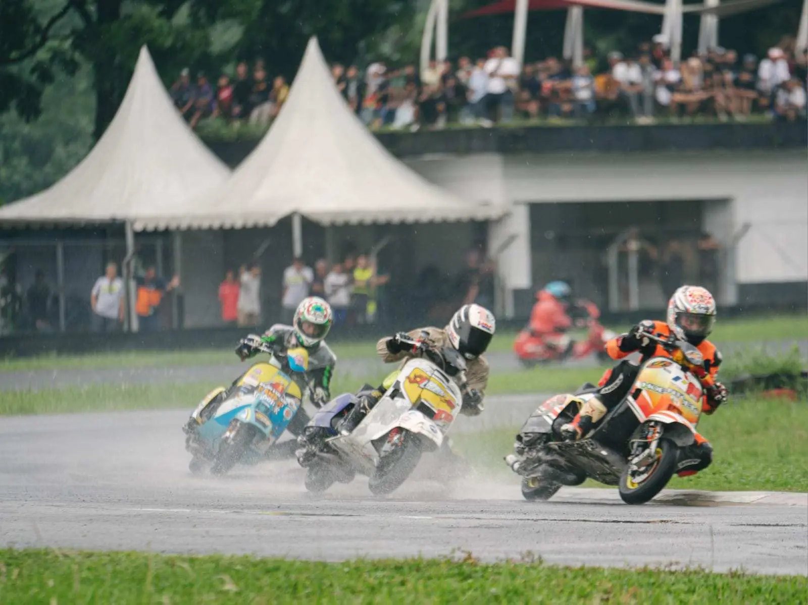 Babak Final Scooter Prix 2024 di Sirkuit Sentul: Pertarungan Sengit hingga Takhta Juara Umum