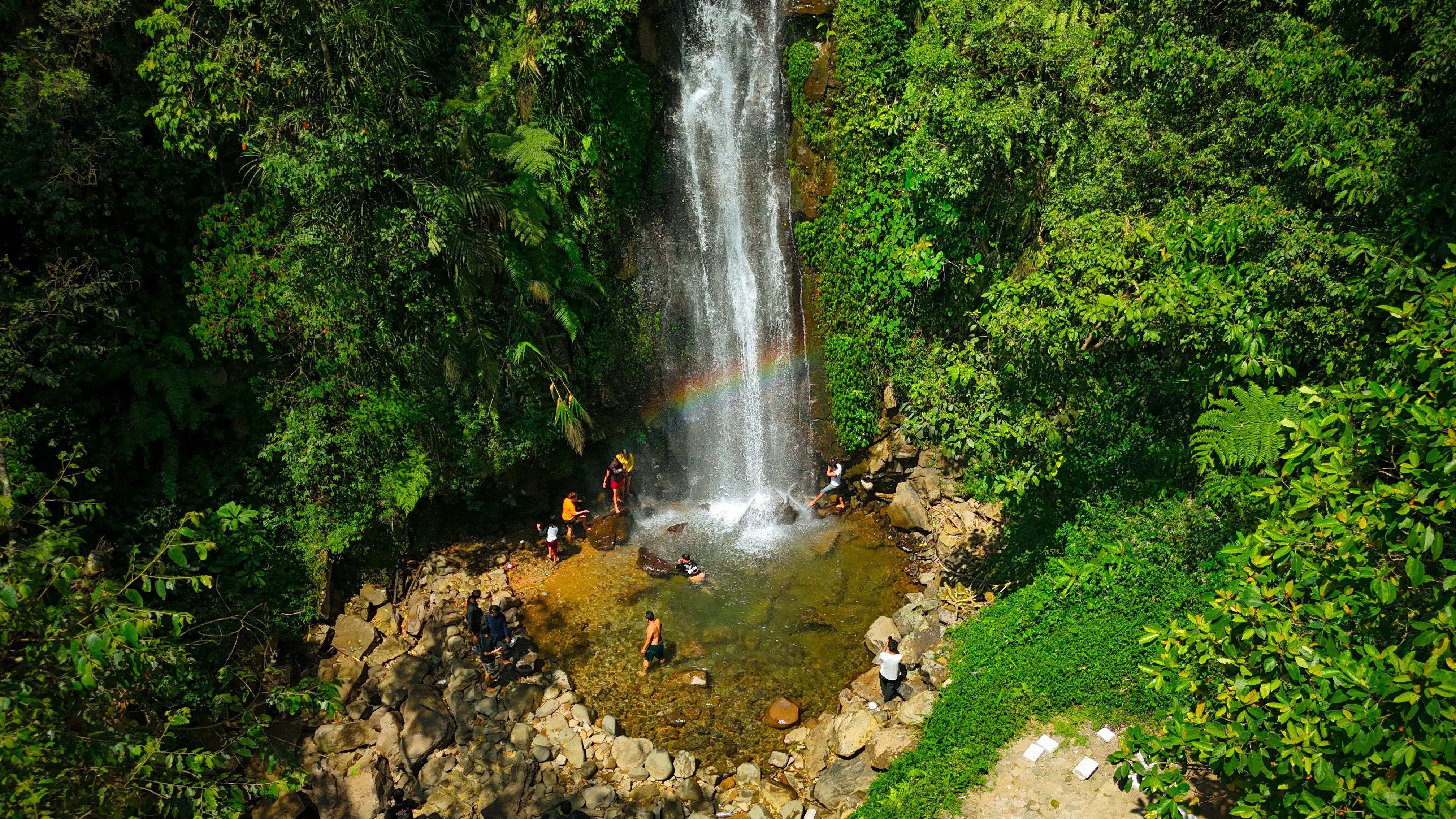 Surga Tersembunyi: Eksplorasi Keindahan Curug Cidulang dan Curug Khayangan