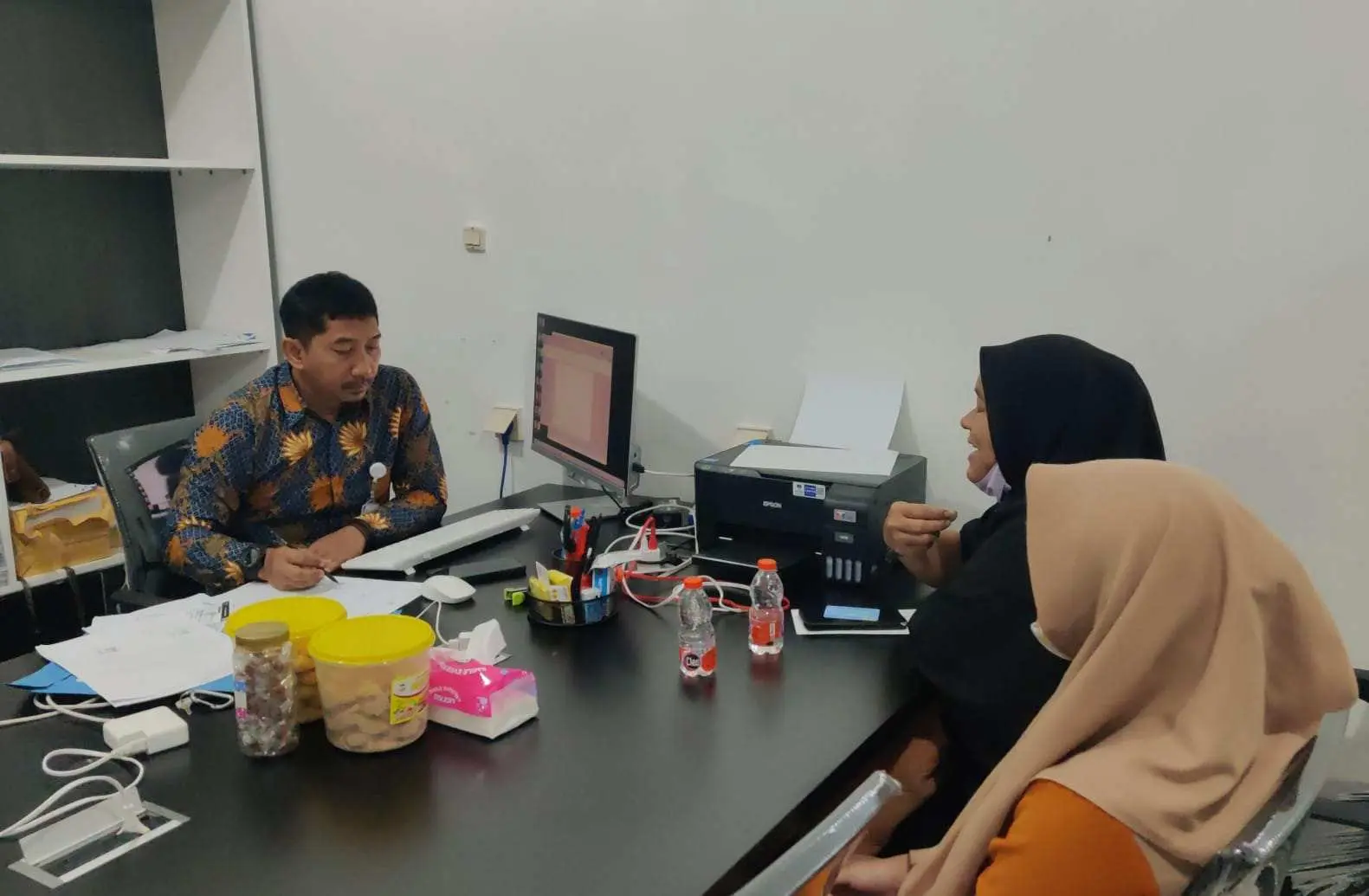 LBH Gebrak Pinta Polres Bogor Tangkap Pelaku Pelecehan Ayah Tiri yang Bebas Berkeliaran