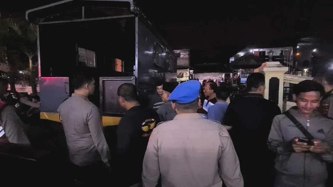 Ratusan Ormas Berbondong Bondong Sambangi Polsek Gunung Putri, Ada Apa?