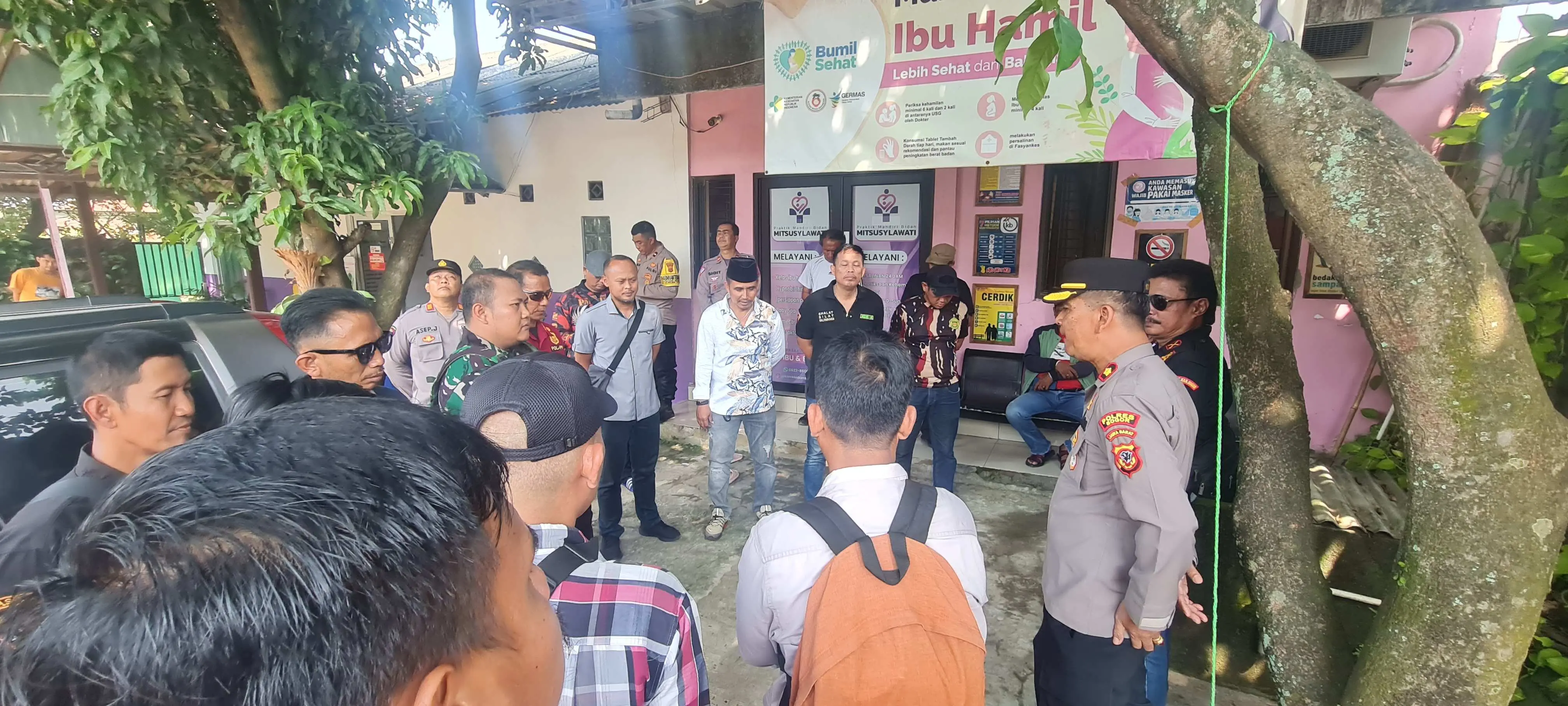 SMAN 1 Gunung Putri di Sambangi Puluhan Ormas, Ketua Komite Bilang Begini!