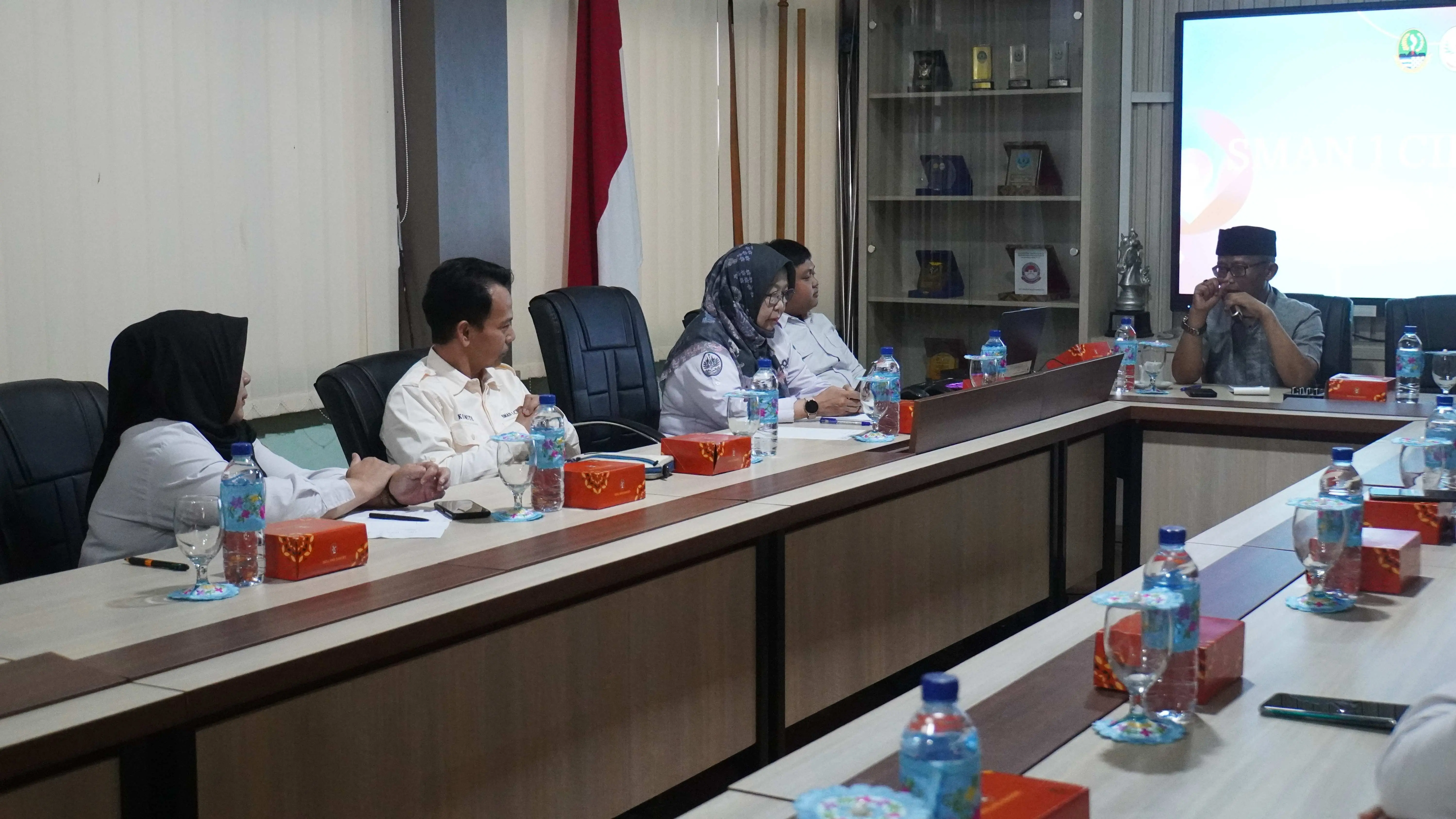 Pastikan PPDB Berjalan Sesuai Aturan, Komisi V DPRD Provinsi Jawa Barat Sambangi SMAN 1 Cibinong