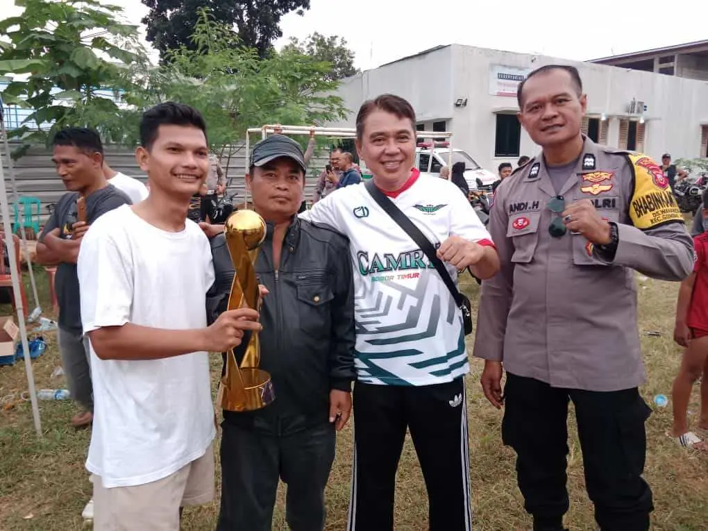 Camry Support Tournament Sepak Bola Antar Dusun di Desa Wanaherang