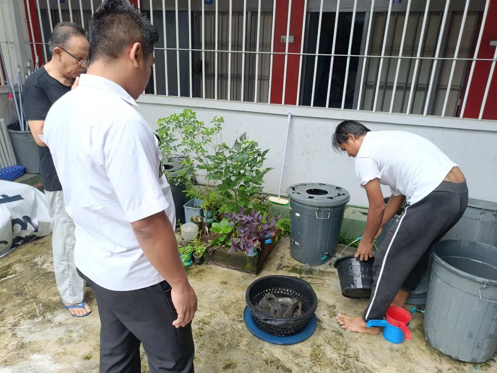 Budidaya Ikan Lele di Lapas Khusus Kelas IIB Sentul Berhasil di Panen dan Dinikmati Bersama