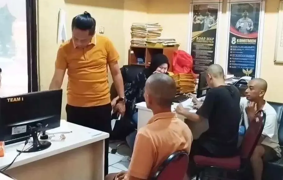 4 Pelaku Juru Palkir Liar Cileungsi diamankan Polsek Cileungsi Akibat Keroyok Supir Truck