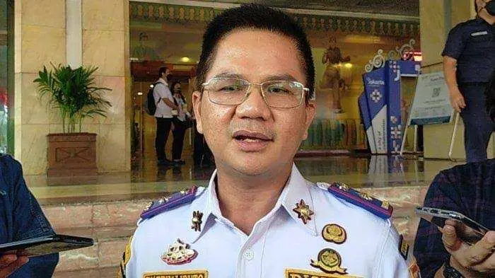 Mobil Dinas Viral Buang Sampah Sembarangan Milik Dishub DKI