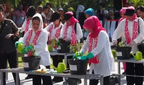 Gerakan Tanam Cabai Serentak se-Indonesia di Alun-alun Cirimekar Cibinong, di Hadiri Ibu Negara Iriana Joko Widodo