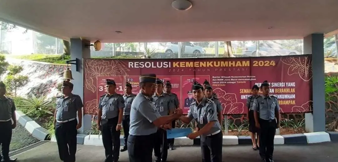Ibnu Faizal Berikan Penghargaan Terhadap Pegawai Teladan Lapas Khusus Kelas IIB Sentul