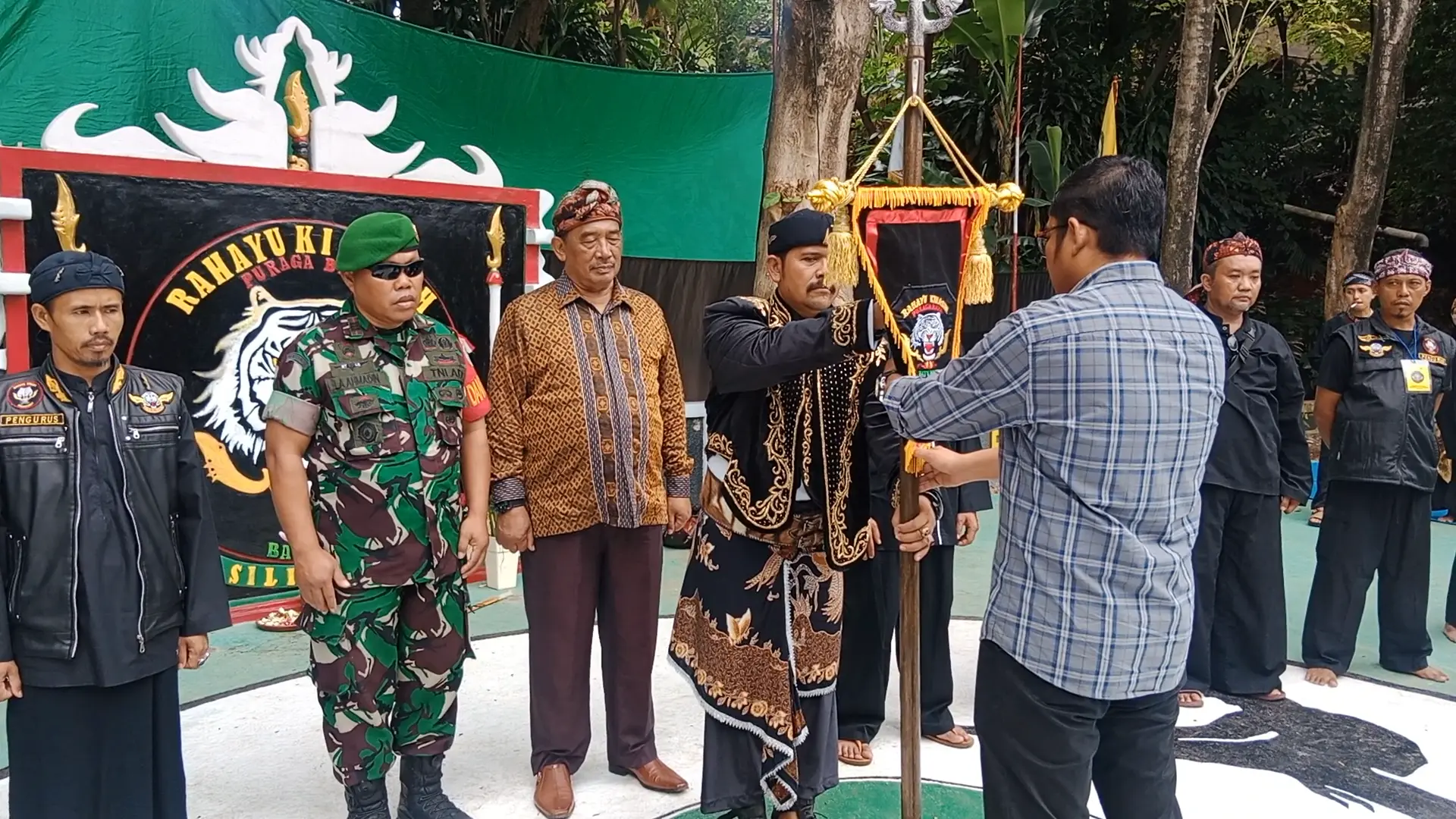 Perguruan Pancak Silat Se-Kabupaten Bogor Gelar Latihan Gabungan Di Kecamatan Gunung Putri