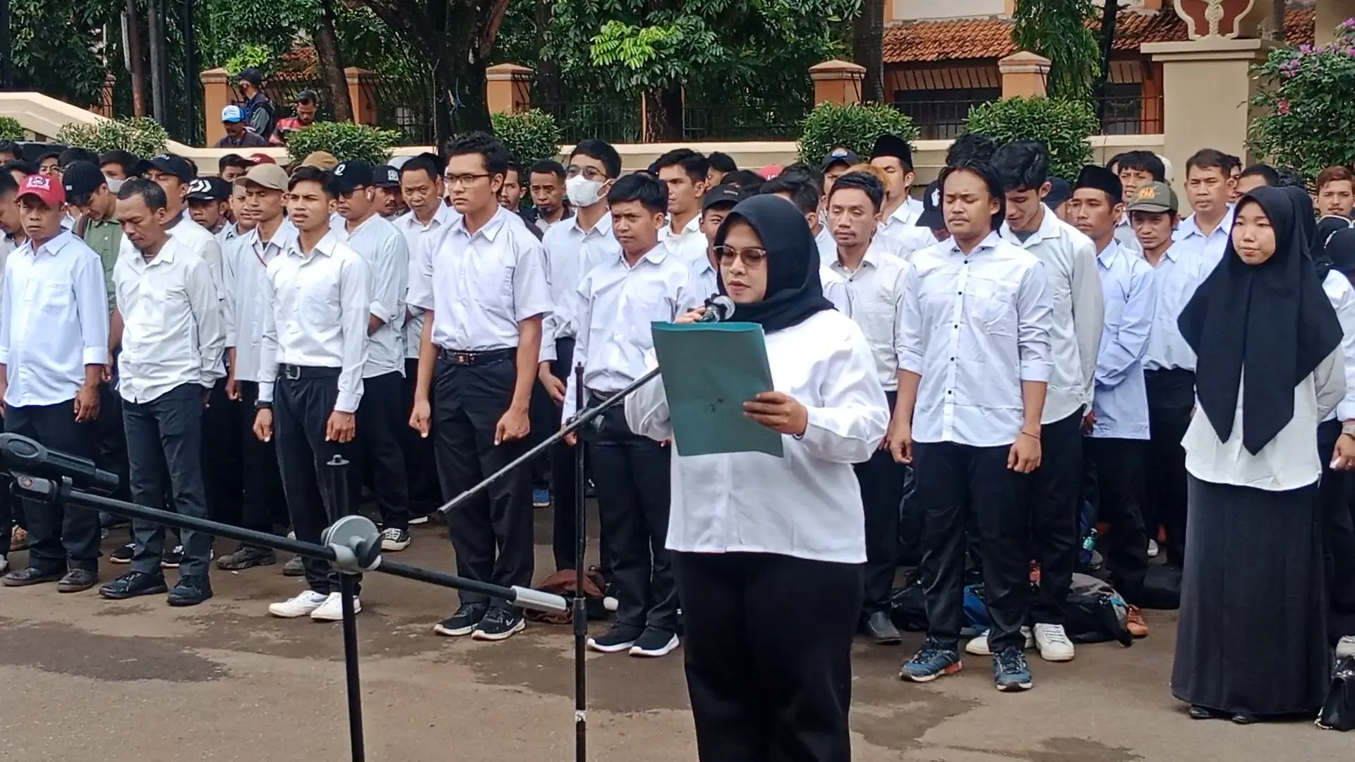 906 Anggota PTPS Di Kecamatan Gunung Putri Diambil Sumpah Beserta Janji