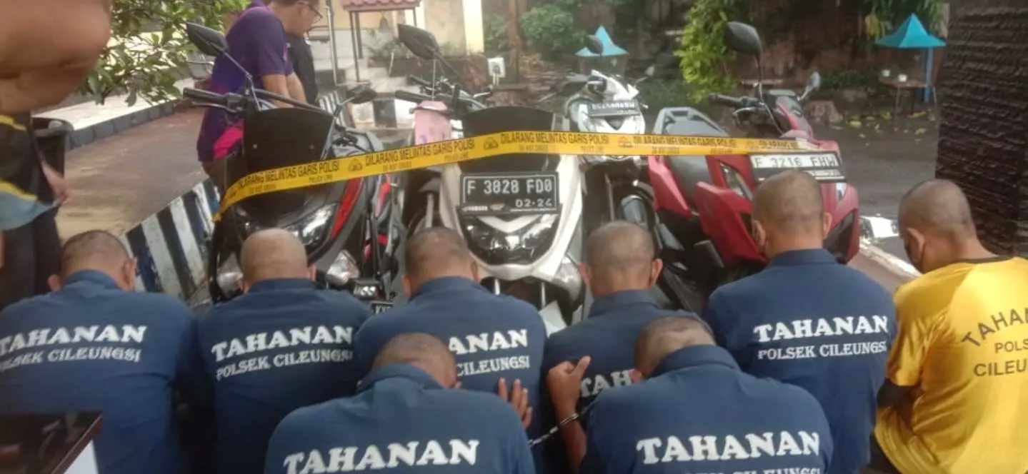 7 Debt Collector Dan 1 Penadah Diamankan Polsek Cileungsi 