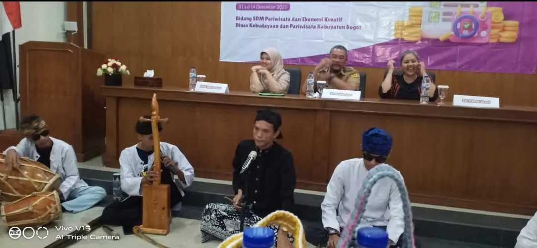 Bawakan Musikalisasi Puisi, Pharaswara Etnika Kenalkan Potensi Musik Tradisional Kepada Kadisbudpar