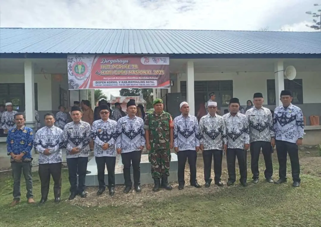 Tiga Camat Hadir dalam Upacra HUT PGRI ke -78 di Wilayah 5 Mandailing Natal