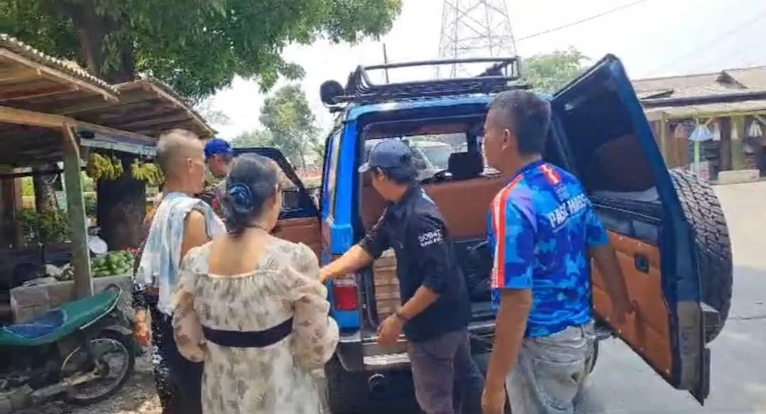 Caleg Demokrat di Kabupaten Bogor Gelar Jumat Berkah, Bagikan Nasi Kotak kepada Warga.