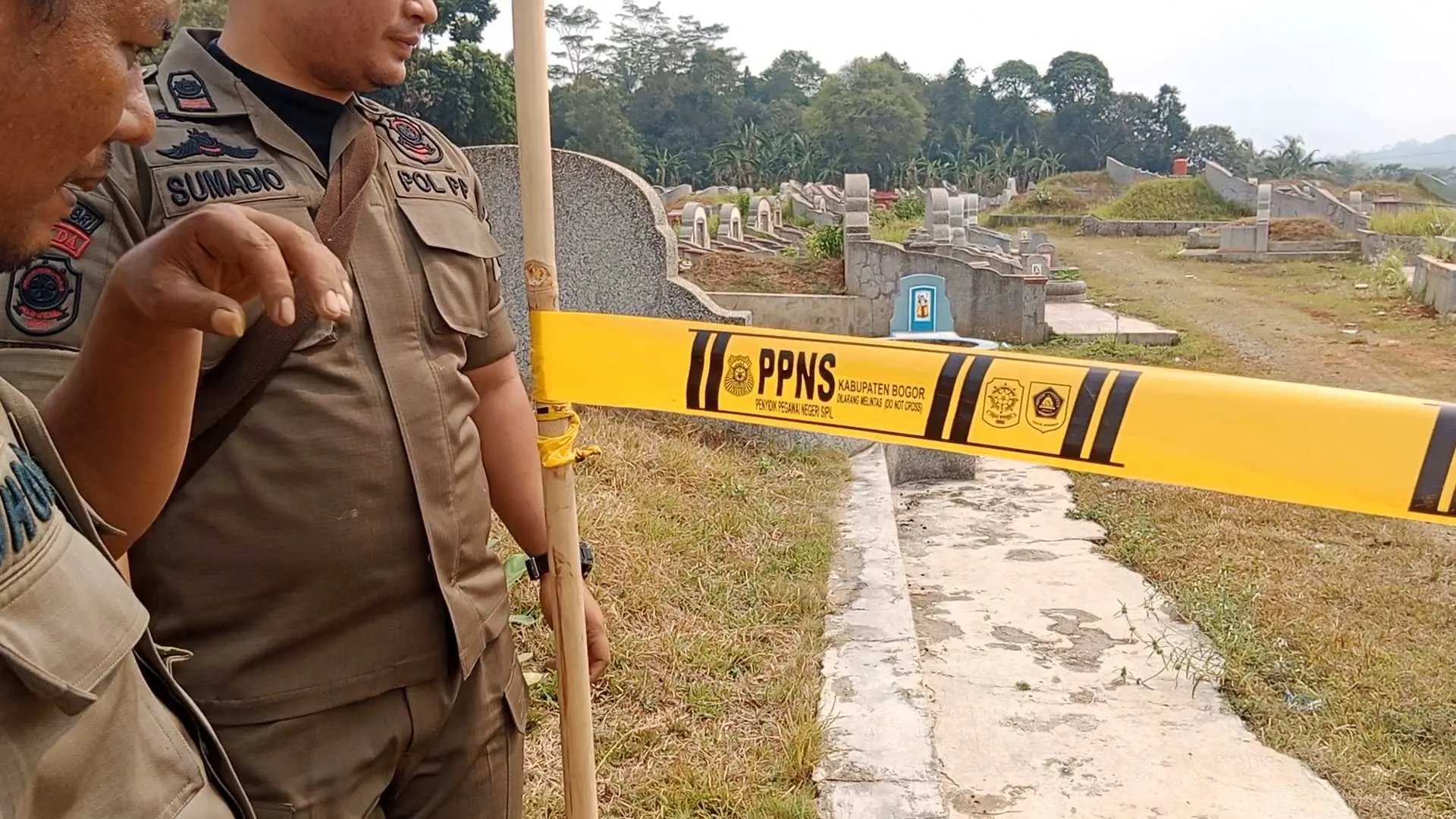 Pemakaman Tionghoa Jonggol Yayasan Sinar Bumi di segel Satpol PP Kabupaten Bogor