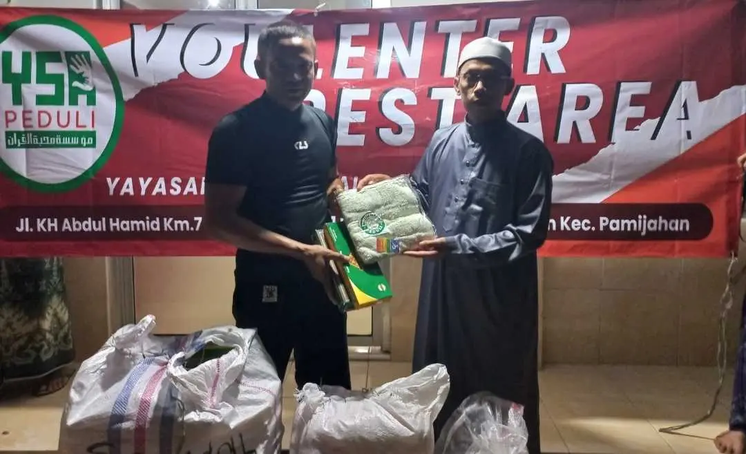 Yayasan Al Ummahat gandeng Karang Taruna Kabupaten Bogor Untuk Menyalurkan Bantuan Korban Kebakaran Ponpes syamsul ma’arif Pamijahan