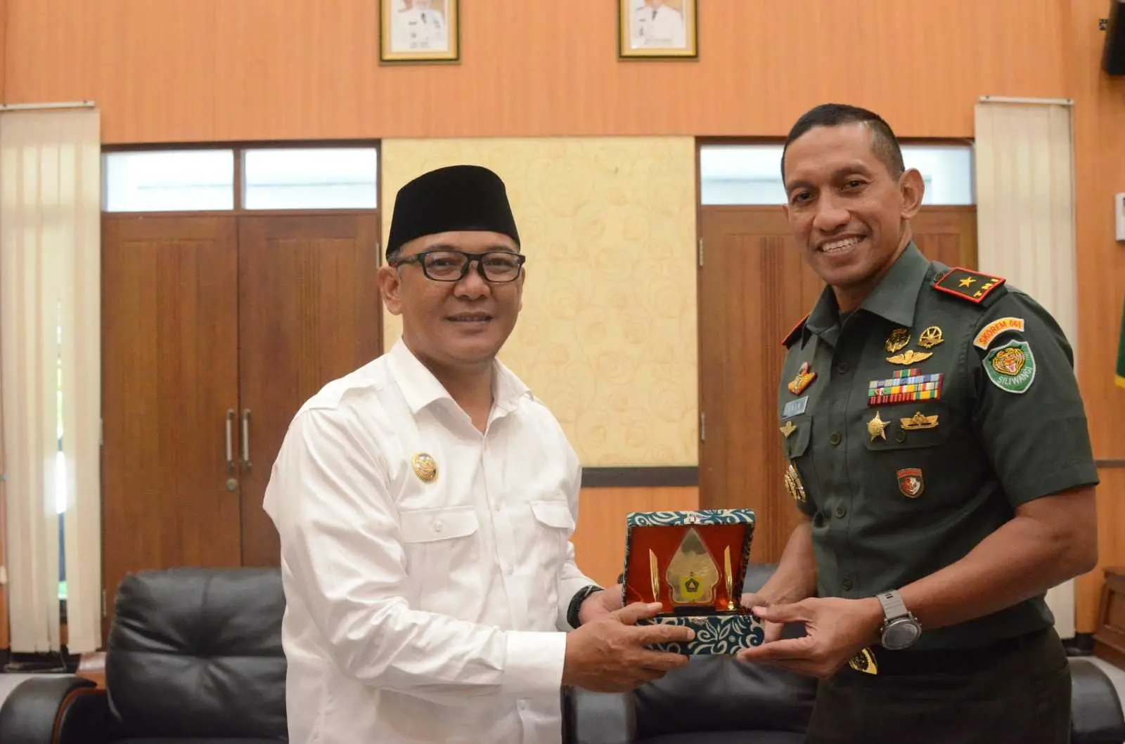 Iwan Setiawan Sambut Hangat Kunjungan Kerja Perdana Danrem 061/SK ke Kabupaten Bogor.