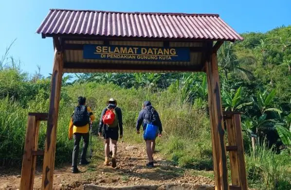 Gunung Kuta: Rindu Udara Segar, Bukit Hijau, dan Pendakian Pertama yang Bersahabat
