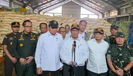 Mentan Amran Sita 1.000 Ton Beras Ilegal di Kepri, Tegaskan Tak Ada Toleransi