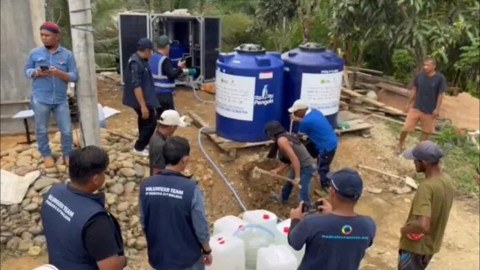 SKK Migas dan KKKS Salurkan Mesin Pengolah Air Bersih untuk Warga Terdampak Banjir di Aceh Timur