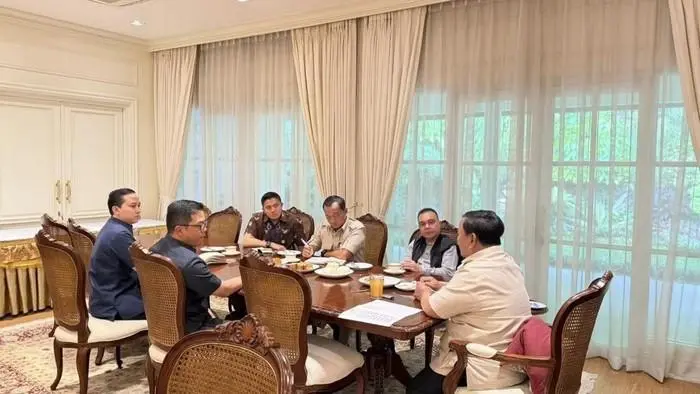 Prabowo Kumpulkan Dasco hingga Sugiono di Widya Chandra, Ada Apa?