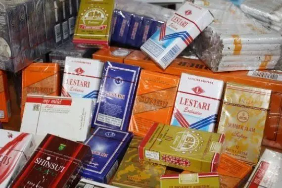 Menkeu Purbaya Siapkan Tarif Cukai Baru untuk Legalkan Rokok Lokal Tanpa Cukai