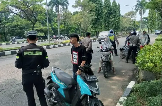 Tak Bawa SIM dan STNK Saat Berkendara? Ini Sanksi Resmi Menurut UU Lalu Lintas