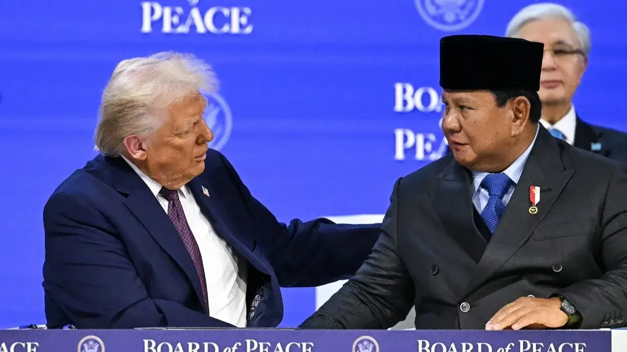 Prabowo Teken Piagam Dewan Perdamaian Gaza di Davos, Tegaskan Komitmen Solusi Dua Negara